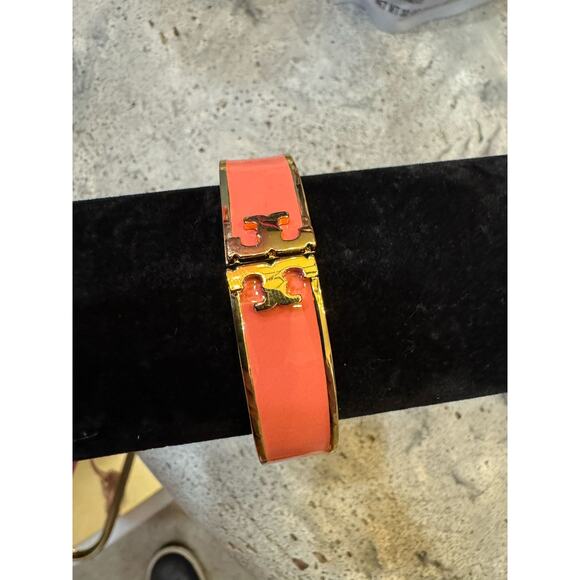 18k Gold-Plated 10MM Tory Burch Kira Coral & Gold Enamel Bracelet - Picture 1 of 1